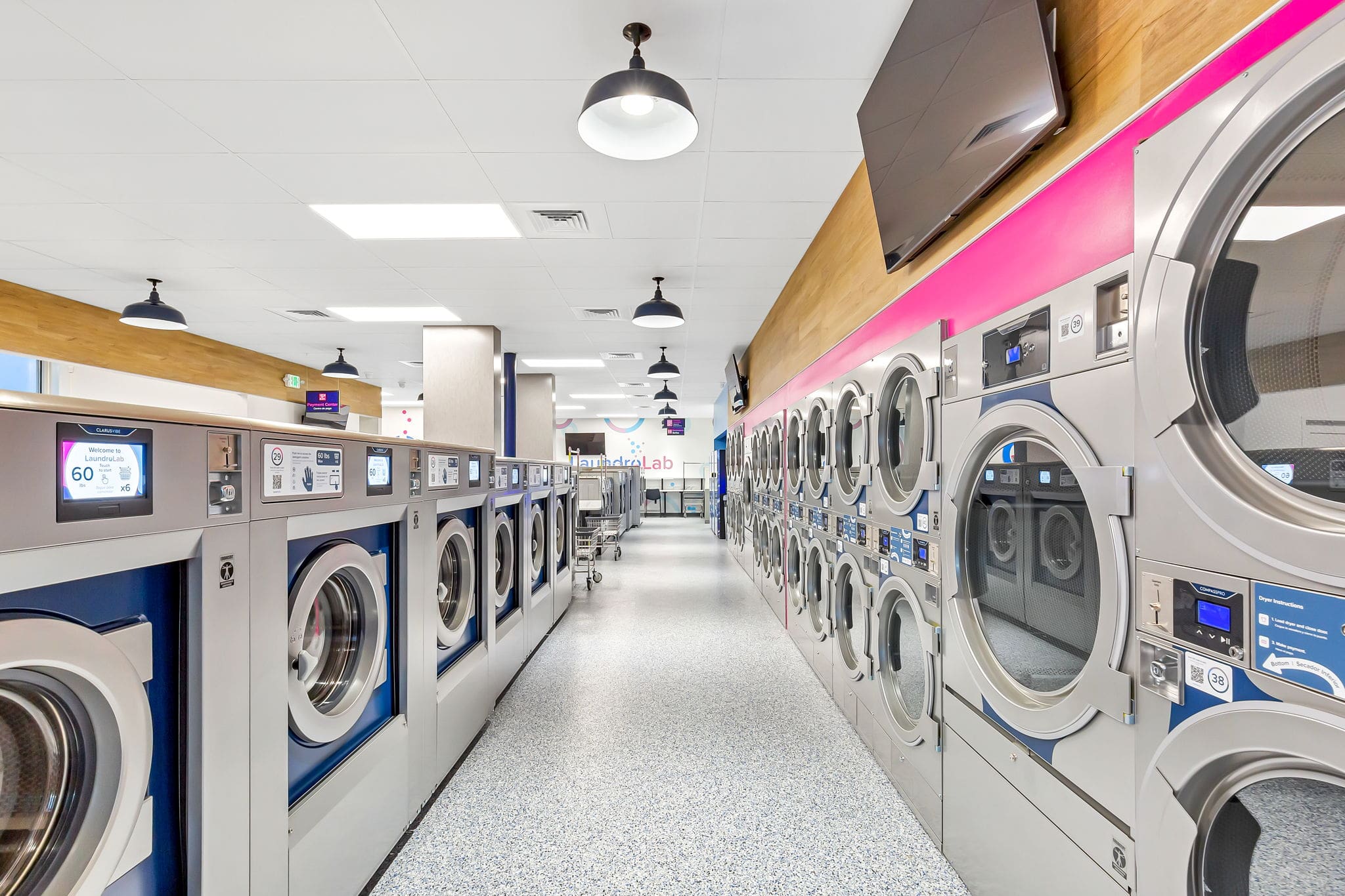 Laundromat with Wash and Fold Laundry in Phoenix, AZ